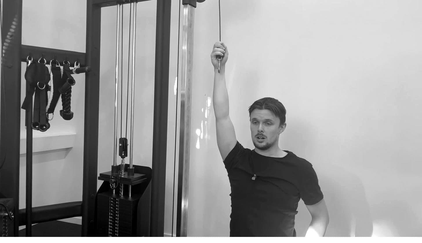 Cablecross - One Arm Pulldown