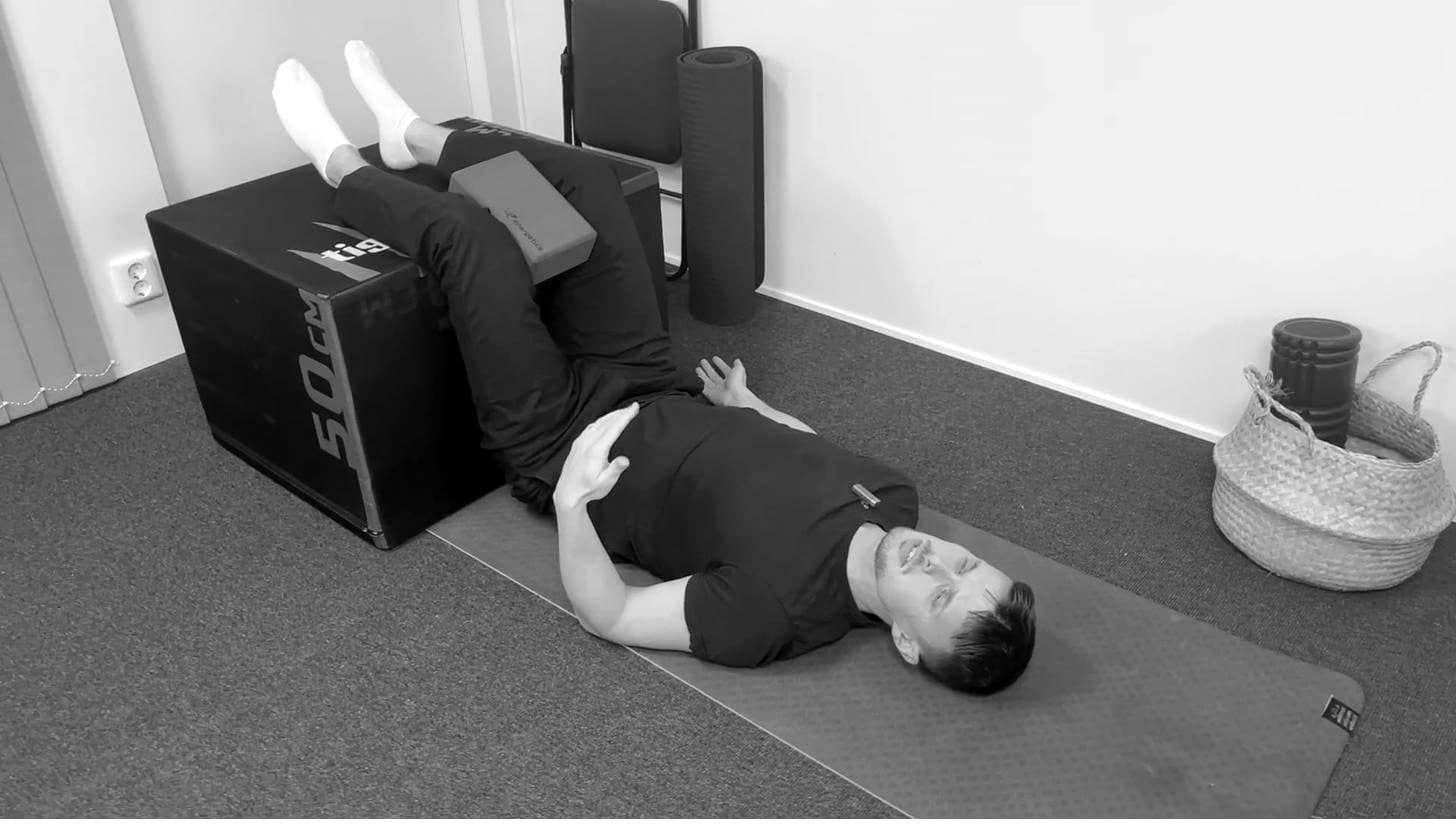 Static Back Knee Squeezes